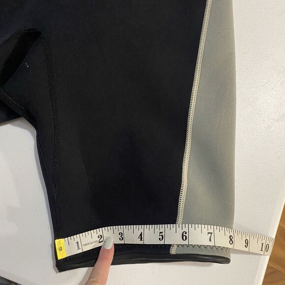 BARE Wetsuit Women's Size XL Wake Shorty Stretch Beach Vacation Workout - Picture 11 of 12